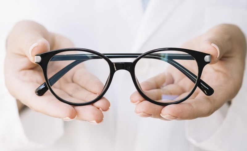 How to care of your eyewear the right way for optimal treatment results