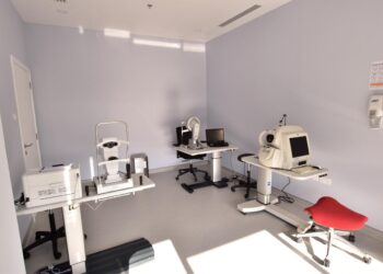 best eye doctors in dubai
