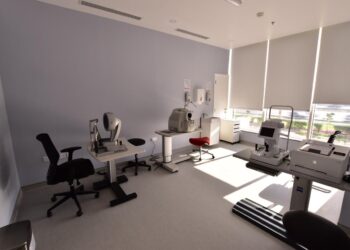best eye doctor in dubai